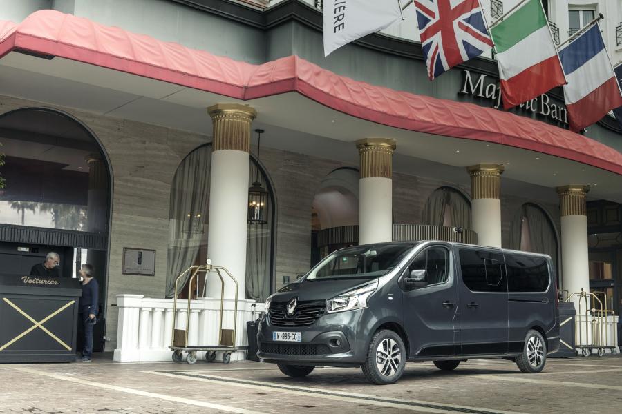  Renault Trafic SpaceClass 2017 года  (WW) (фото 15 из 43)